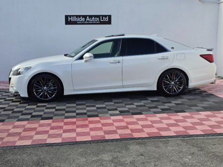2015 Toyota Crown - photo 4