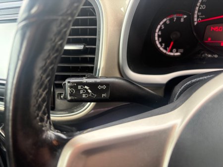 2016 Volkswagen Beetle - photo 5