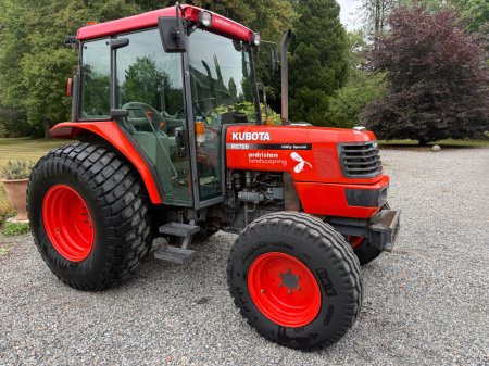 2003 Kubota M5700