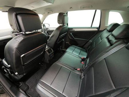 2020 Volkswagen Tiguan - photo 17