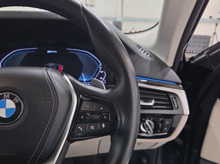 2021 BMW 5-Series - photo 18