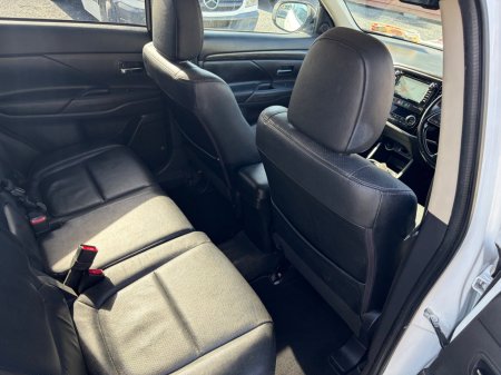 2016 Mitsubishi Outlander - photo 15