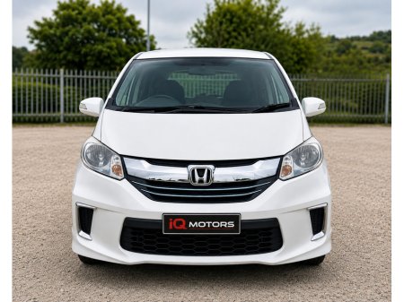 2015 Honda Freed - photo 2