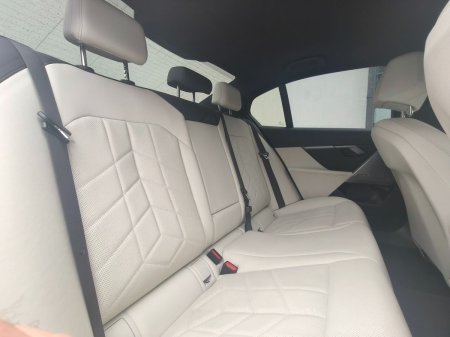 2024 BMW 5-Series - photo 11