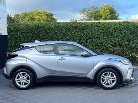 2023 Toyota C-HR - photo 2