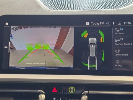 2022 BMW 3-Series - photo 11