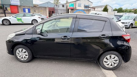 2019 Toyota Vitz - photo 6