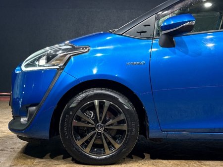 2017 Toyota Sienta - photo 12