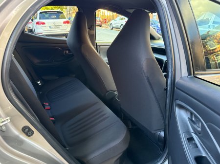 2022 Toyota Yaris - photo 12