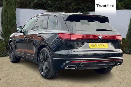 2026 Volkswagen Touareg - photo 2