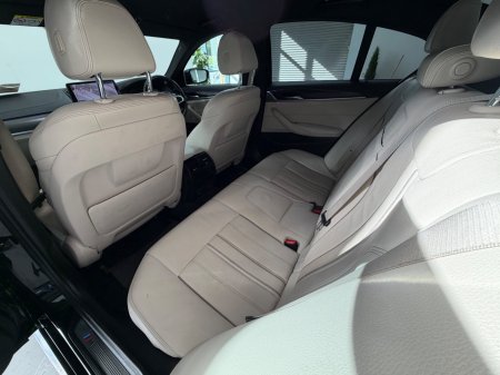 2021 BMW 5-Series - photo 18