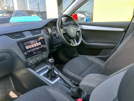 2019 Skoda Octavia - photo 2