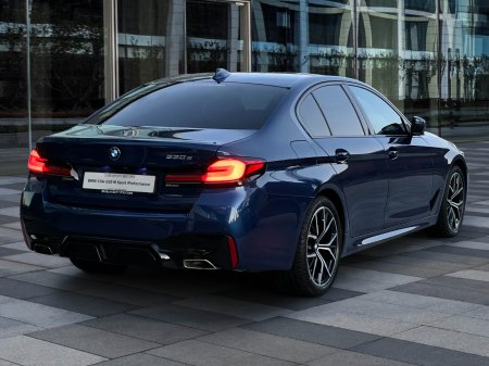 2020 BMW 5-Series - photo 6