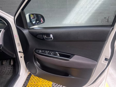 2012 Hyundai i20 - photo 14