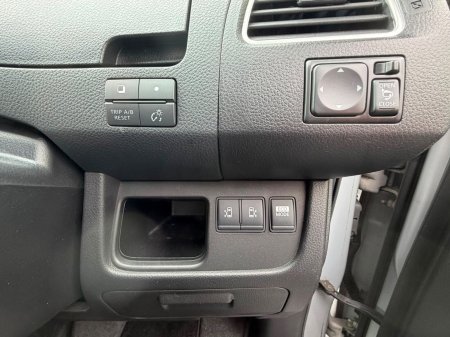 2013 Nissan Serena - photo 12