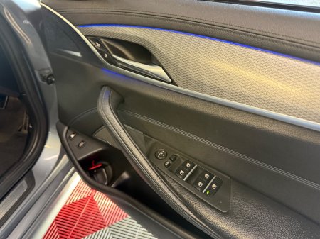 2018 BMW 5-Series - photo 11
