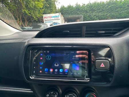 2018 Toyota Vitz - photo 10