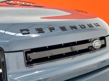 2025 Land Rover Defender - photo 3