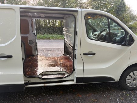 2019 Nissan NV300 - photo 15