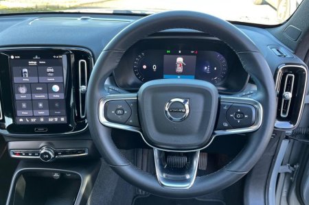 2024 Volvo XC40 - photo 12