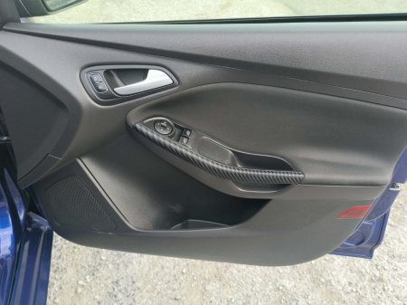 2015 Ford Focus - photo 14