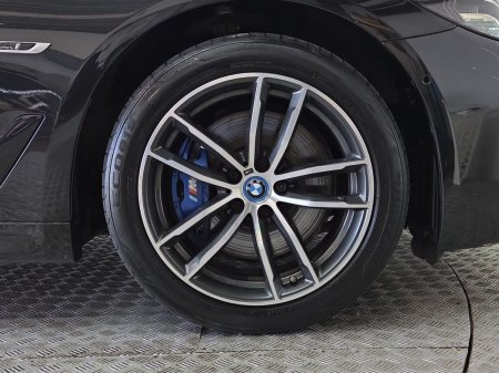 2023 BMW 5-Series - photo 15