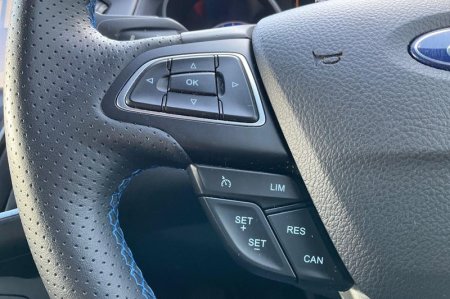 2017 Ford Focus - photo 32