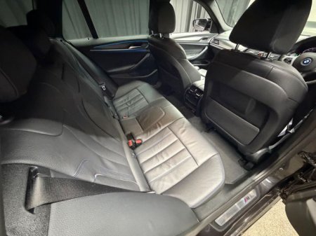 2022 BMW 5-Series - photo 33