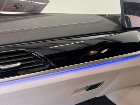 2022 BMW 5-Series - photo 28