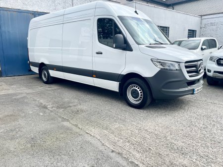 2025 Mercedes-Benz Sprinter - photo 2