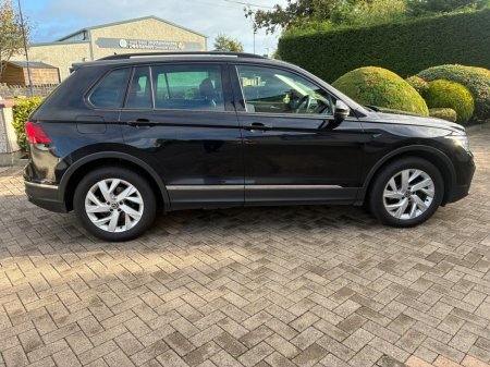 2023 Volkswagen Tiguan - photo 4