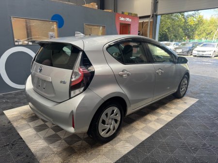 2021 Toyota Aqua - photo 3