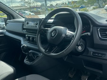 2023 Renault Trafic - photo 2