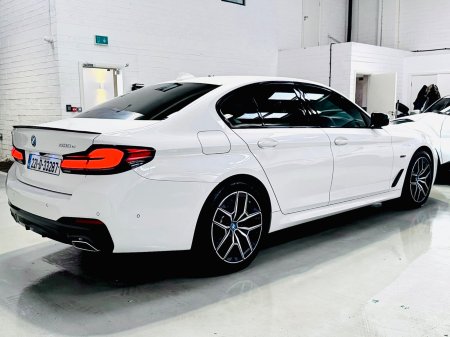 2022 BMW 5-Series - photo 7