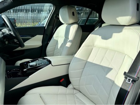 2025 BMW i5 - photo 14