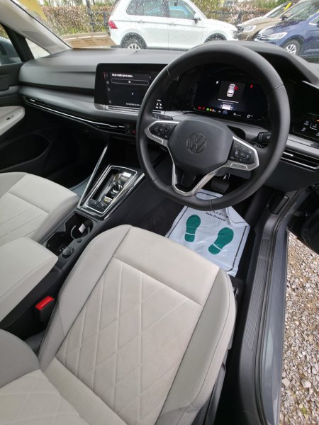 2024 Volkswagen Golf - photo 9