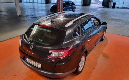 2010 Renault Megane - photo 2