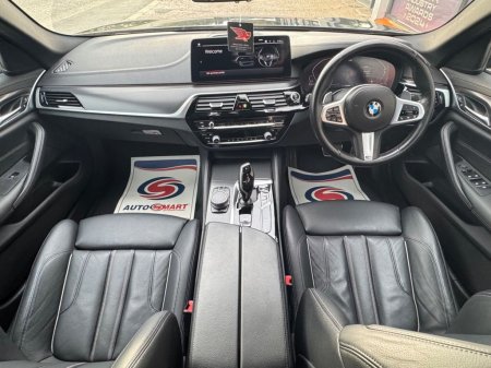2021 BMW 5-Series - photo 9