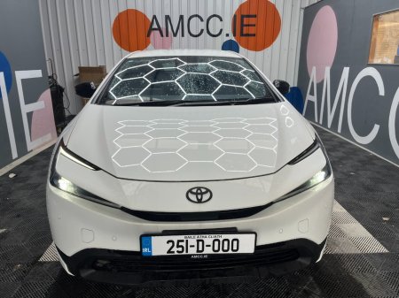 2025 Toyota Prius - photo 2