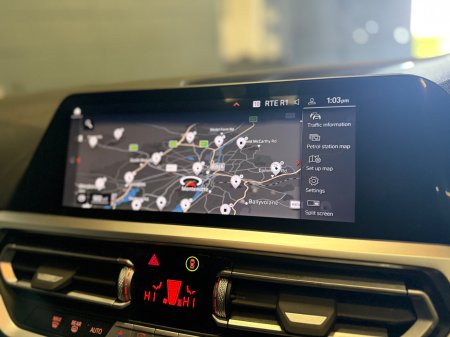 2022 BMW 3-Series - photo 12
