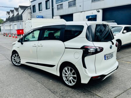 2016 Toyota Sienta - photo 22