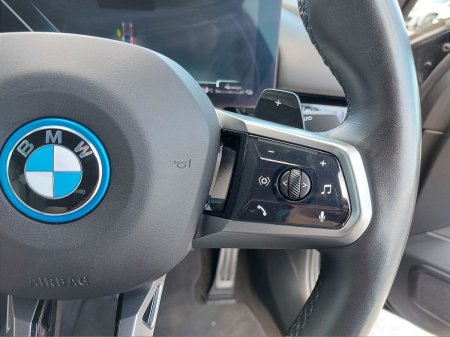 2024 BMW 5-Series - photo 18