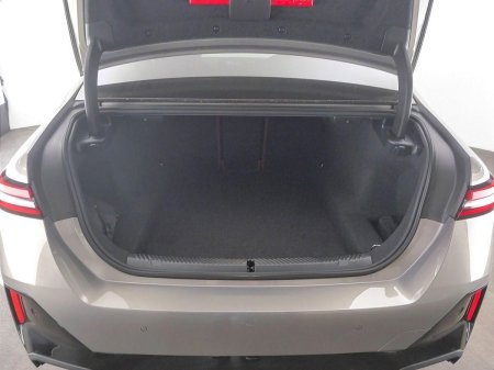 2026 BMW 5-Series - photo 13