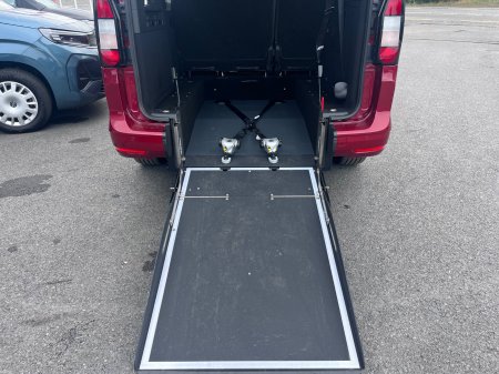 2025 Ford Tourneo Connect - photo 9