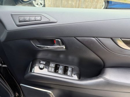 2019 Toyota Alphard - photo 10