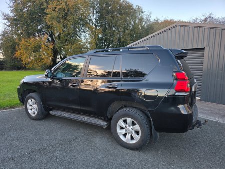 2020 Toyota Land Cruiser - photo 2