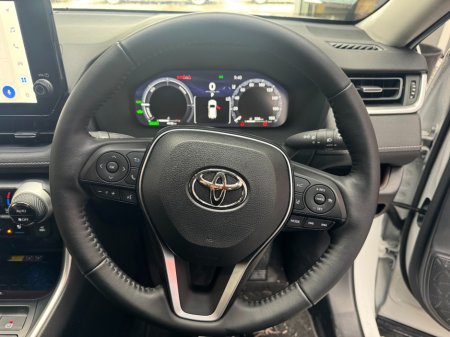 2025 Toyota RAV4 - photo 9