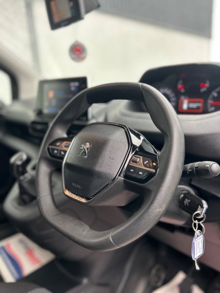 2021 Peugeot Partner - photo 13
