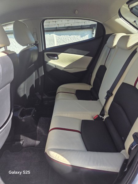 2015 Mazda Demio - photo 23