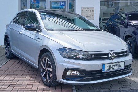 2021 Volkswagen Polo R-Line 1.0 TSI 95HP **STYLE PACK,REAR VIEW CAMERA, APP CONNECT, FINANCE AVAILABLE**